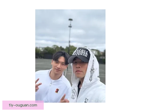 周冠宇与周杰伦墨尔本再聚迎F1揭幕战